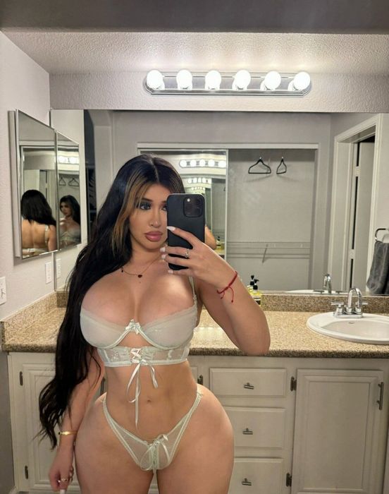 Искусство интимного общения: Погружение в мир девушек по вызову